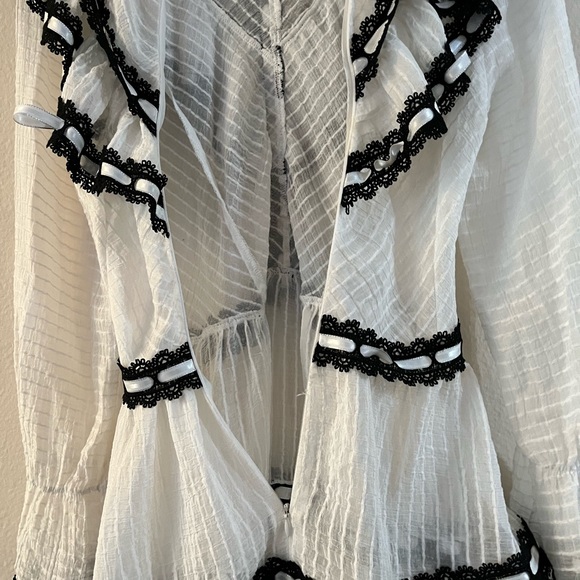 Beautiful Shirt - Picture 3 of 7